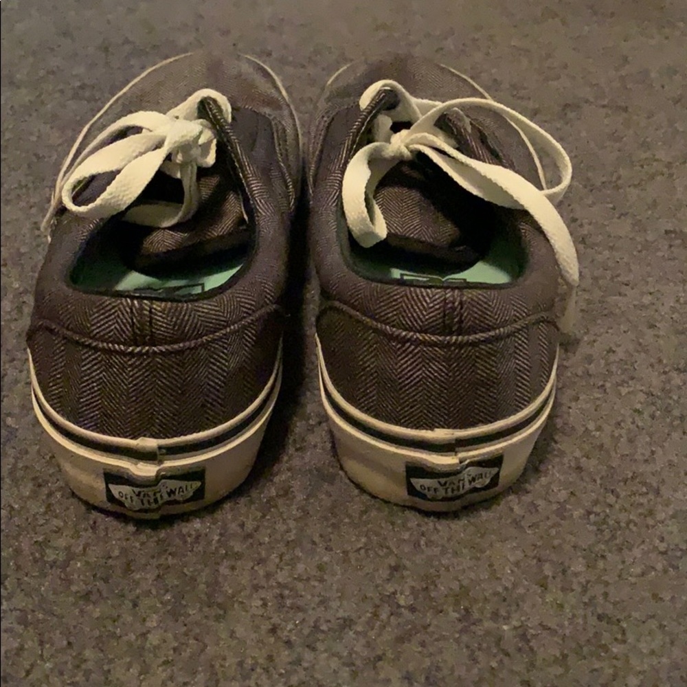 Vans - Picture 3 of 5